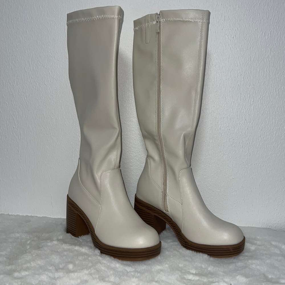 Beige leather boots